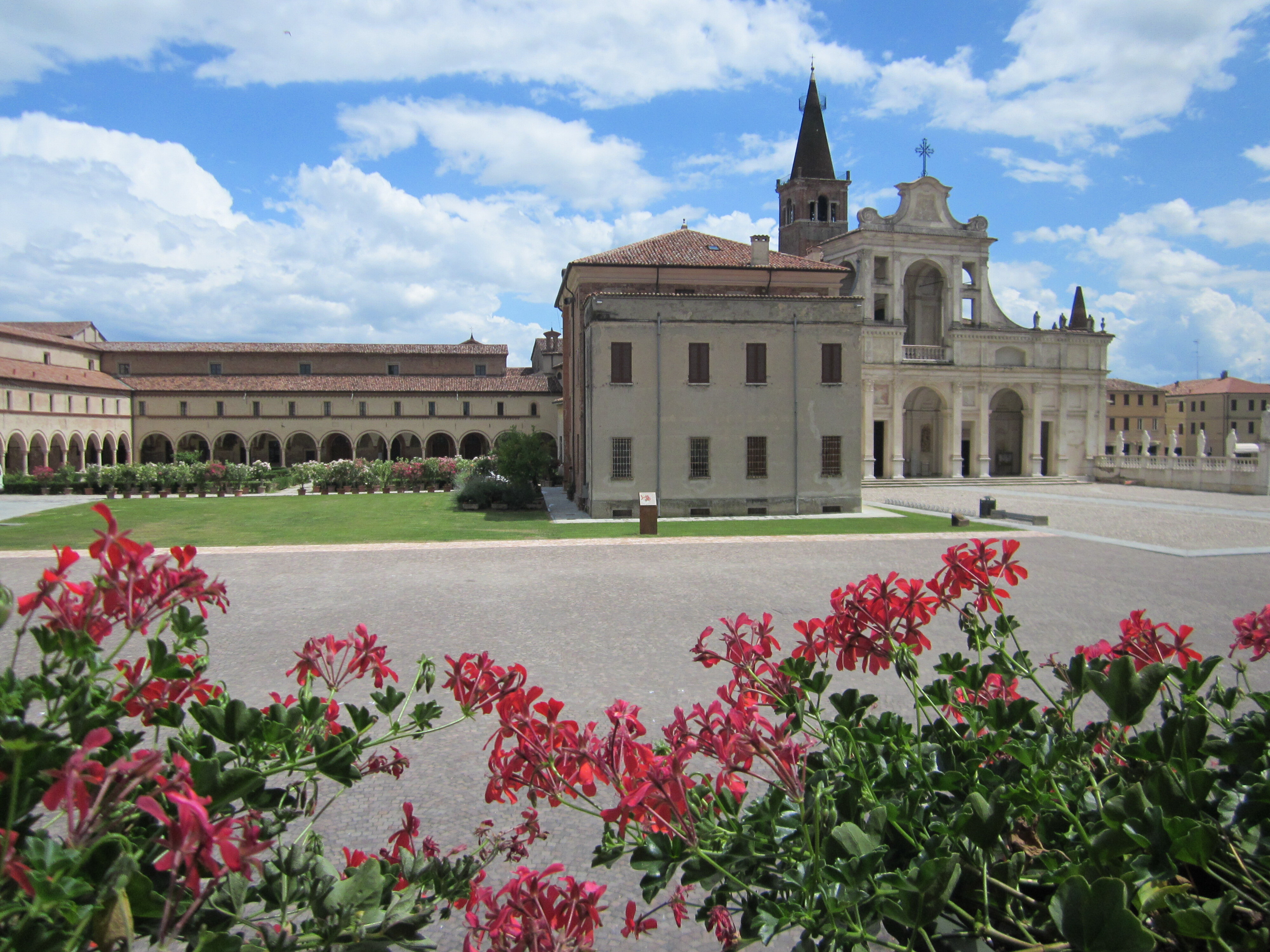 piazza del monastero